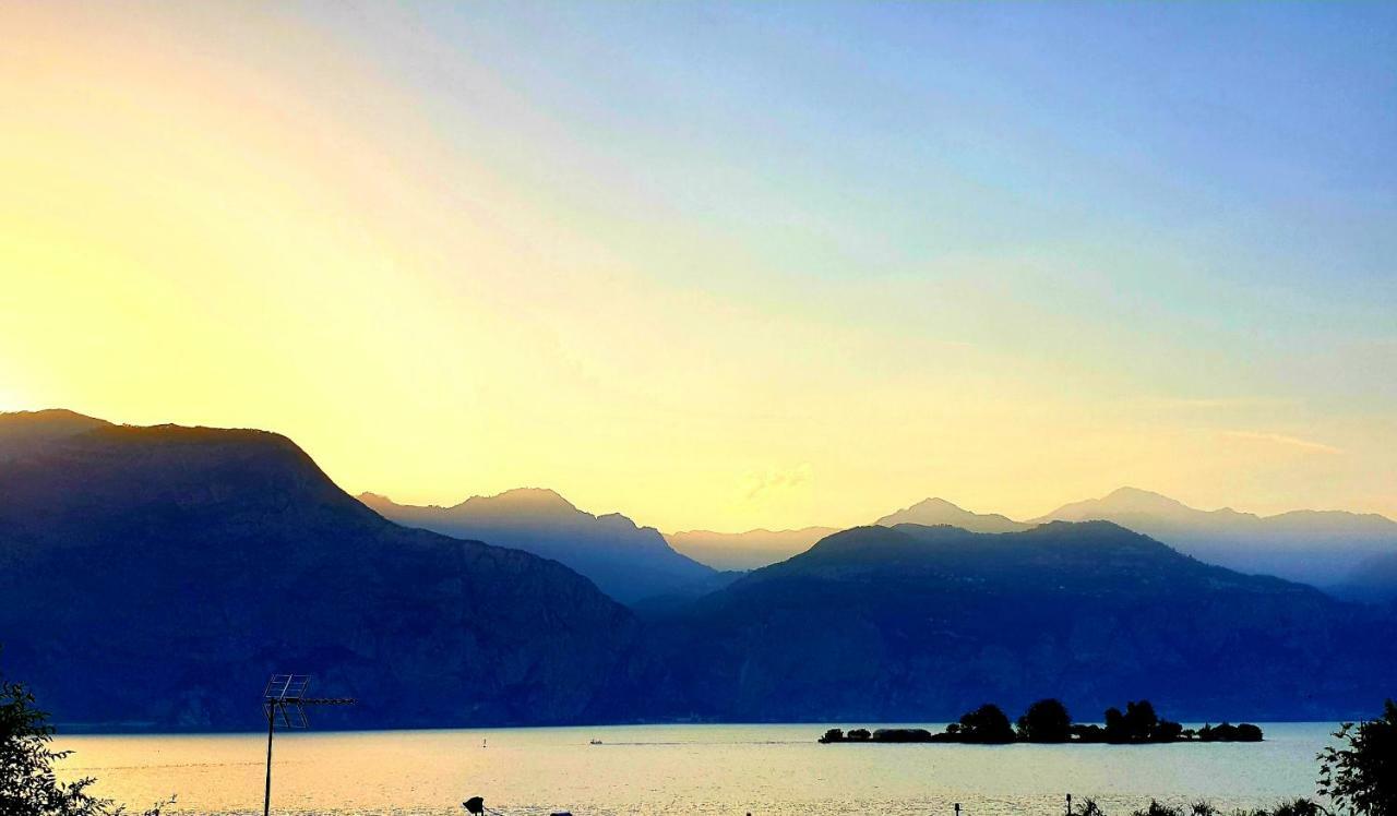 Assenza Lake Front Sweet Apartment Brenzone sul Garda Exterior photo